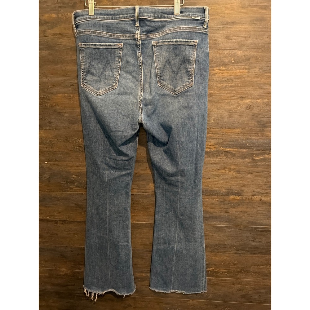 MOTHER The Weekender Fray Jeans Walking On Coals Blue Flare Raw Hem Size 33 - Picture 2 of 7